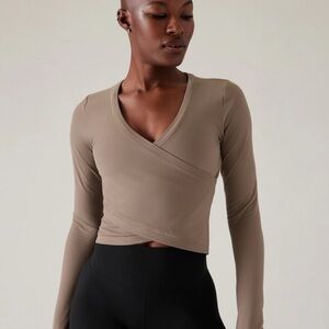 NWT $75 Athleta Sz XL Transcend Wrap Top beige taupe Stretch Yoga Gym Top